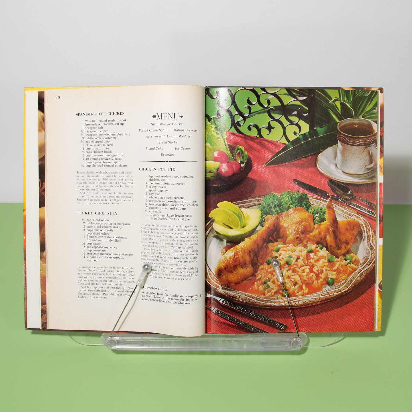 Better Homes & Gardens Casserole Cookbook, Hardcover, 1972