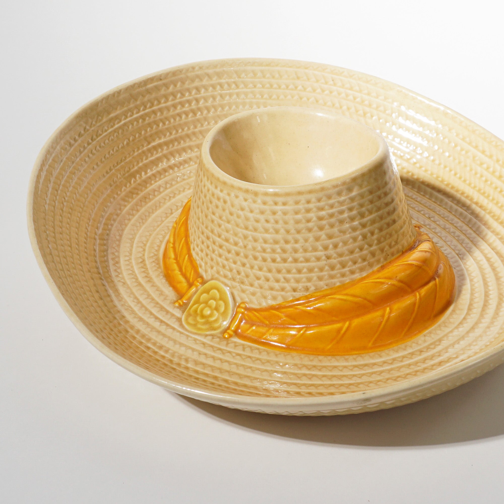 Vintage 1973 ceramic glazed sombrero hat popular chips and dip party tray entertain bowl